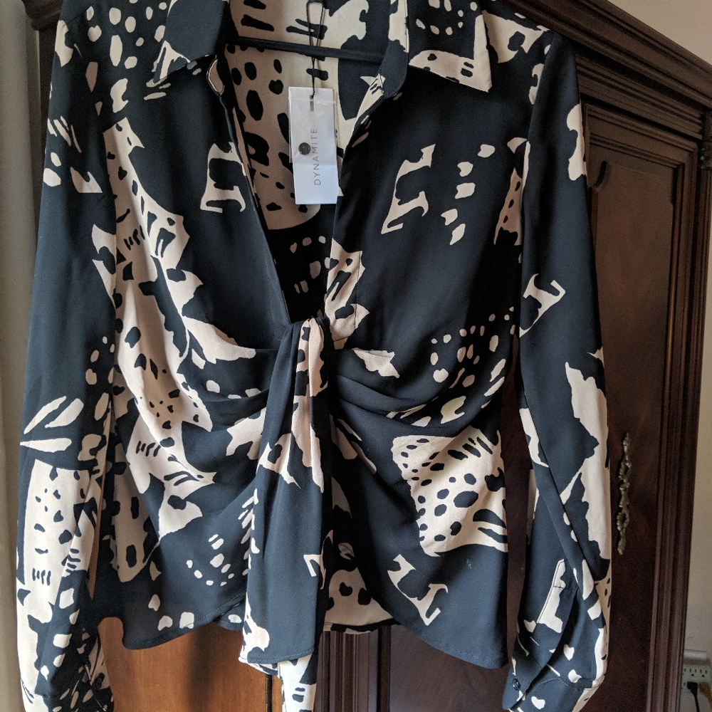 NWT Dynamite Black and Cream Patterned Blouse
